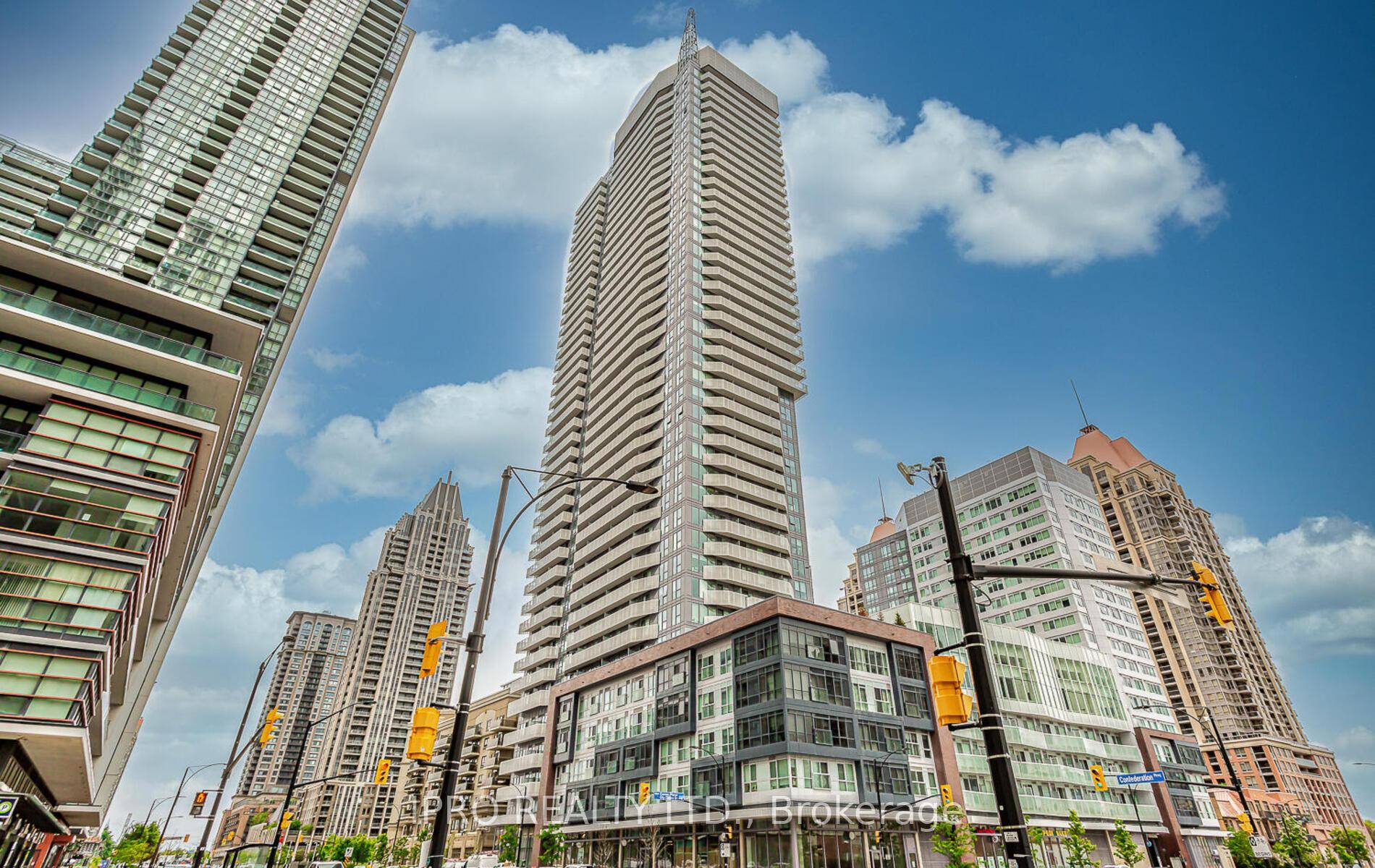 Gorgeous 2 Bedrooms With 2 Full Washrooms In The High Demand City Centre Area.