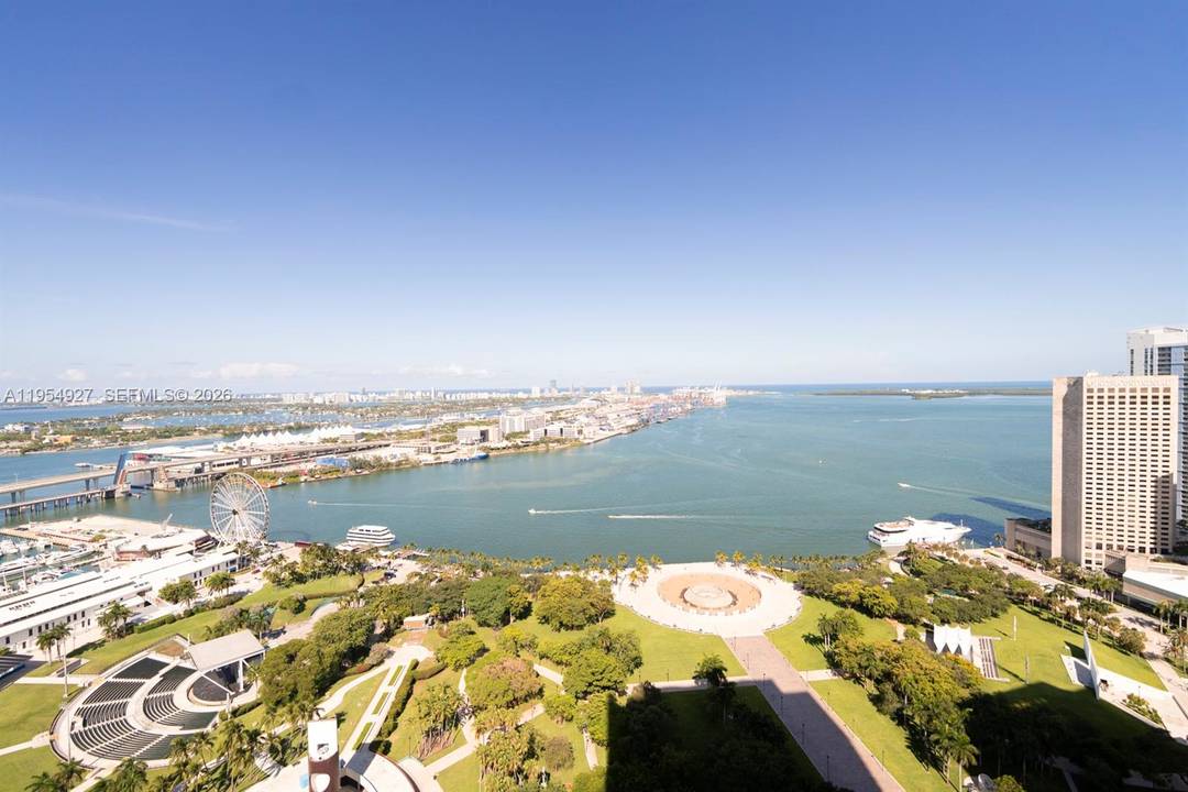 Corner unit 3702 featuring 3 bedrooms and stunning bay and Bayfront Park views.