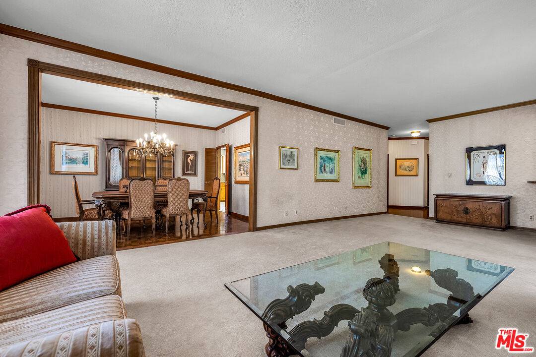 126  N Croft Ave 2BR Beverly Grove La