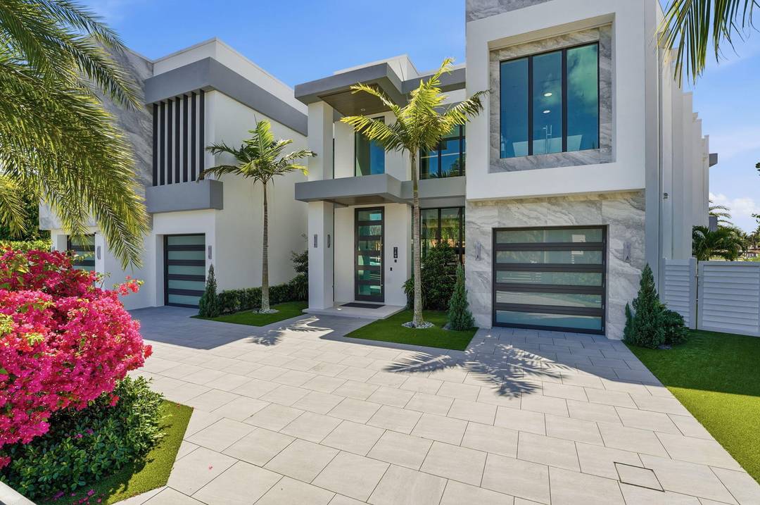 Welcome to 749 Bamboo Drive, a contemporary waterfront masterpiece located in the prestigious Sun amp ; Surf enclave of East Boca Raton.