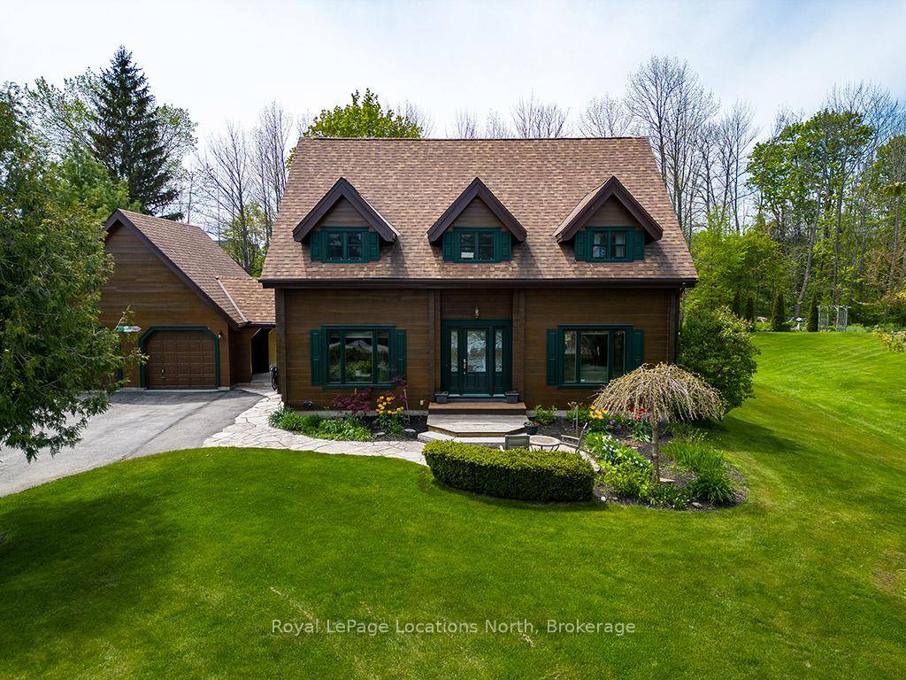 Tucked away on an exclusive dead end street in the heart of Meaford, this exceptional Low amp ; Duggan log home is a rare blend of rustic elegance and modern ...