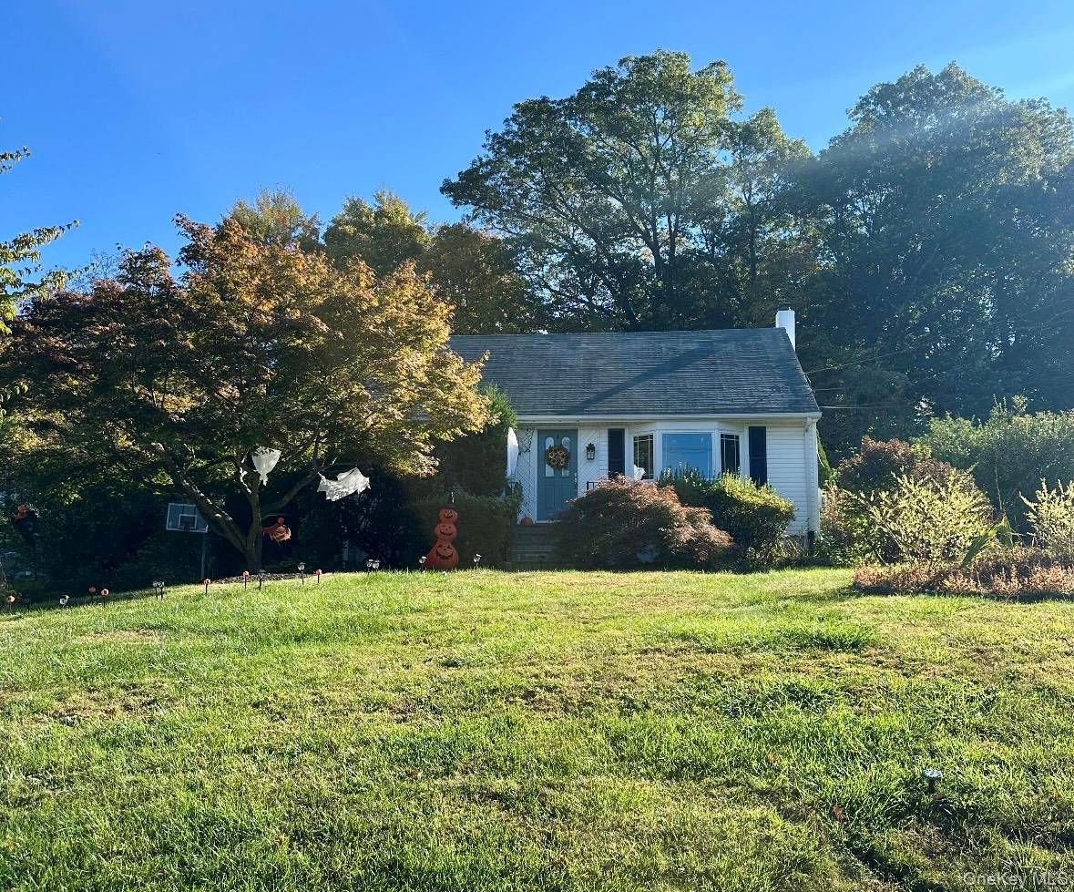 Welcome home to this picture perfect, beautifully renovated Cape nestled in one of Yorktown's most peaceful and walkable neighborhoods !