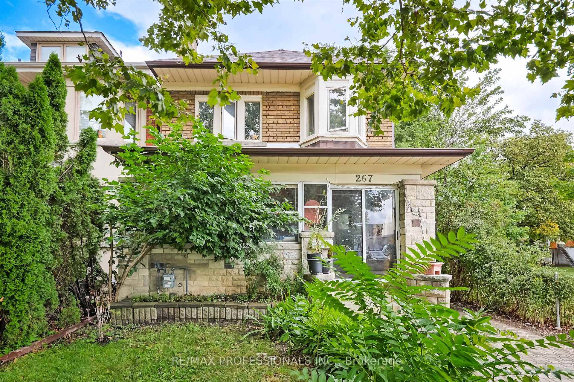 Prime Bloor West Village !