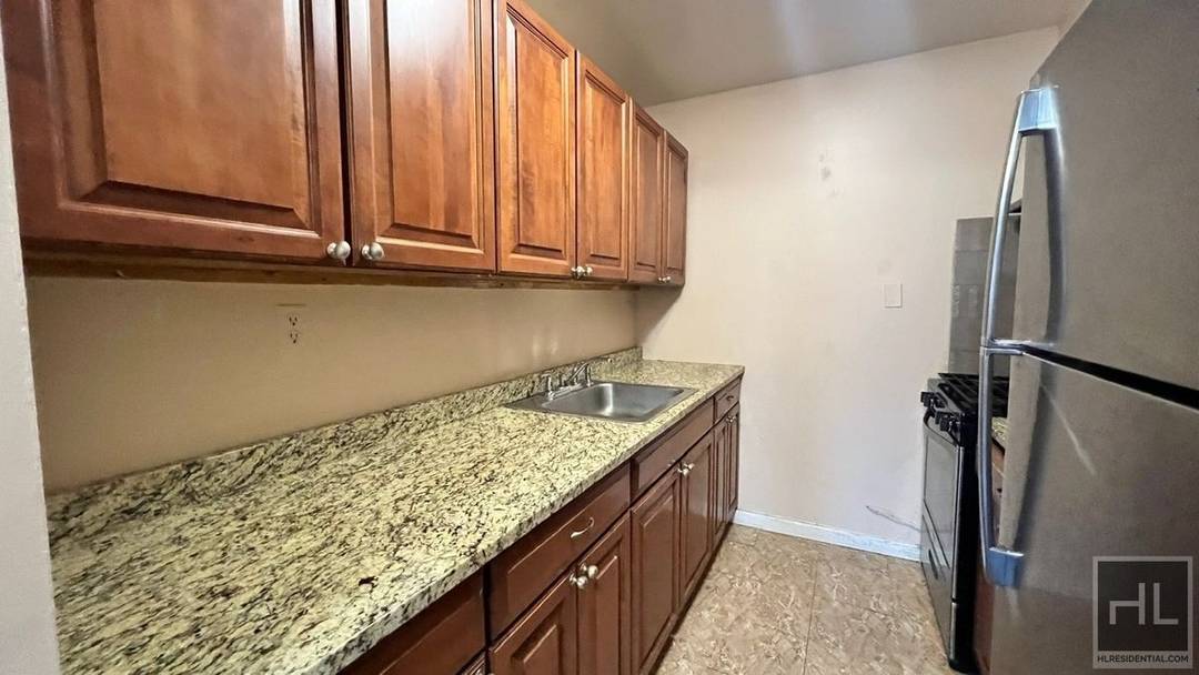 Large and naturally very bright 3 bedrooms on the 2nd floor of the private town house.