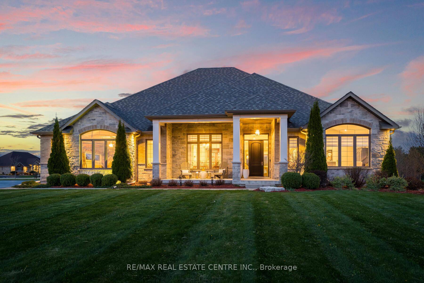 Luxury bungalow on 2 Acres with Saltwater pool and stunning finishes.