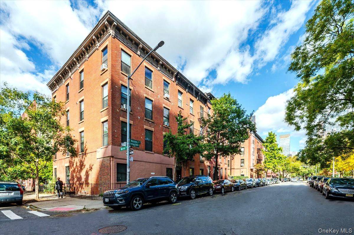 Welcome to Residence 2 at 182 Nevins Street a sun filled 2 bedroom home nestled on a peaceful, tree lined street in the heart of Boerum Hill.