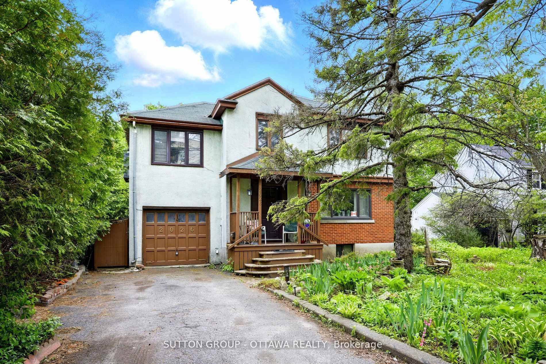 ATTENTION DEVELOPERS Rare urban assembly offering apx 26, 985 square feet of combined lot area with over 145 ft of frontage on high exposure Carling Avenue.