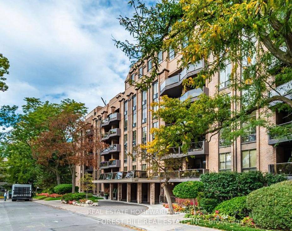 Welcome to this bright amp ; spacious renovated 2 bed 2 bath condo at Lonsdale House, in the heart of Forest Hill Village !