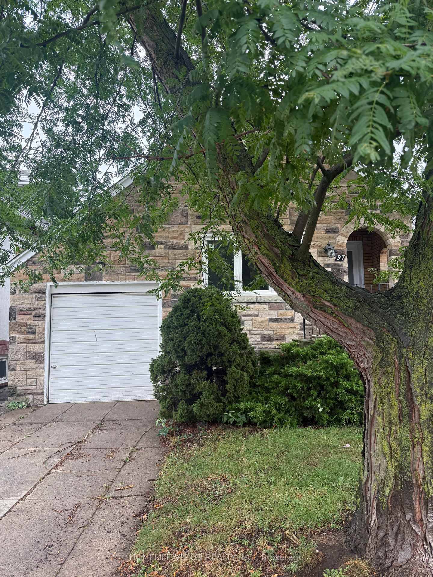 Renovated two bedroom bungalow situated situated in the heart of East York Golden Triangle.