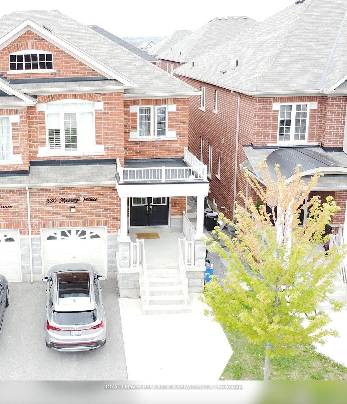 Live in Style in One of Miltons Most Desirable Neighbourhoods !