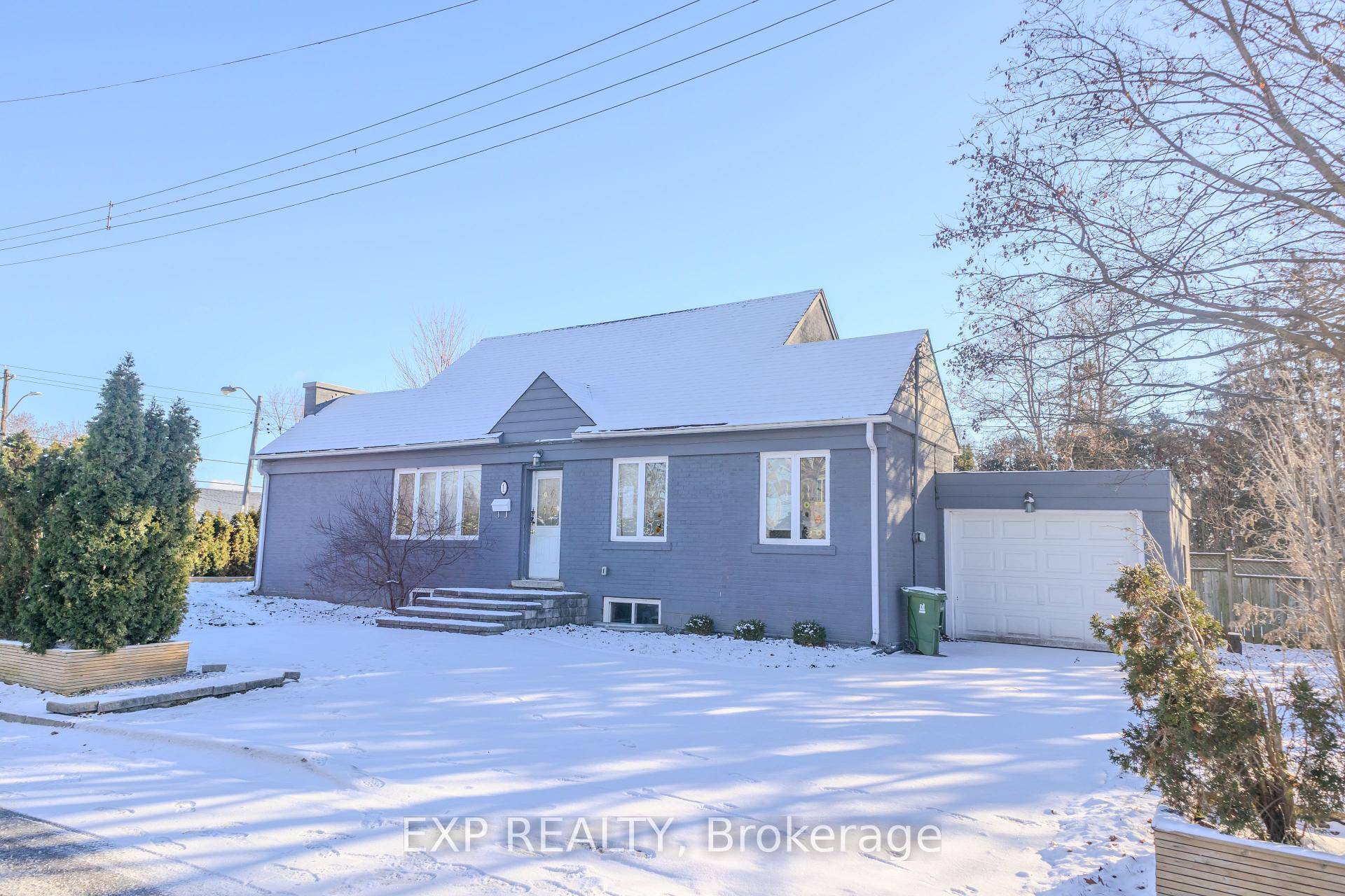 Discover this stunning Central Etobicoke gem, boasting beautiful landscaping with evergreens, a massive interlocked driveway and walkway, and a spacious deck with a large yard.