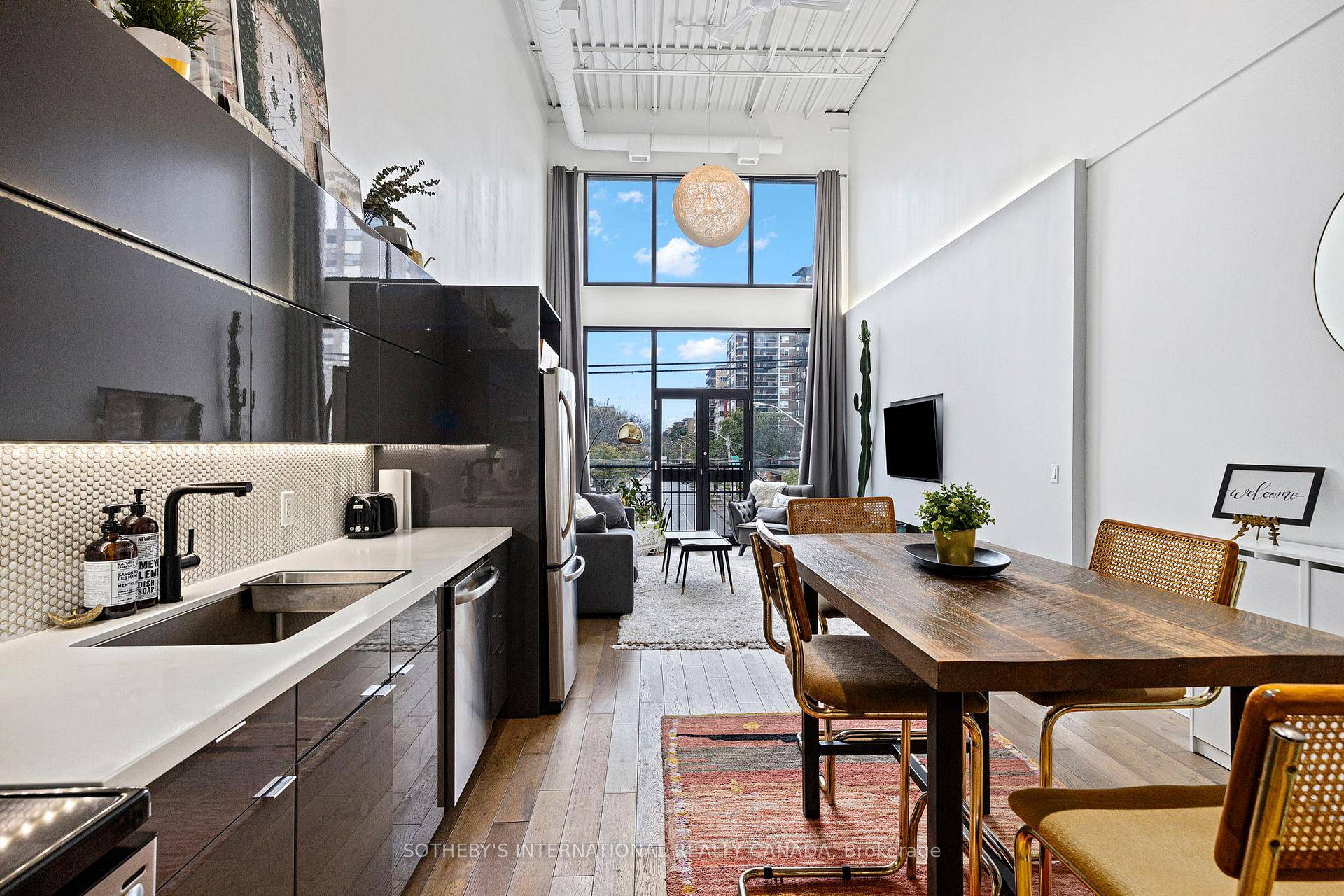 Urban loft living in the heart of Queen West.