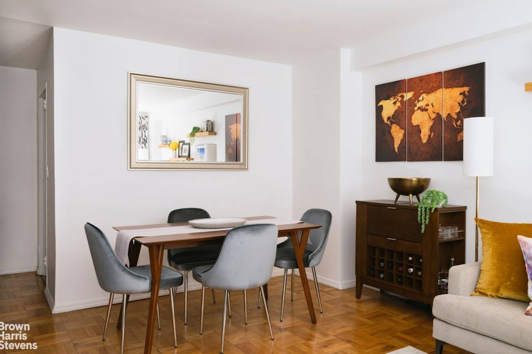 Charming Upper East Side One Bedroom with Tree Lined Views Welcome to this beautifully appointed, turnkey one bedroom home at 301 East 64th Street, ideally situated in the heart of ...