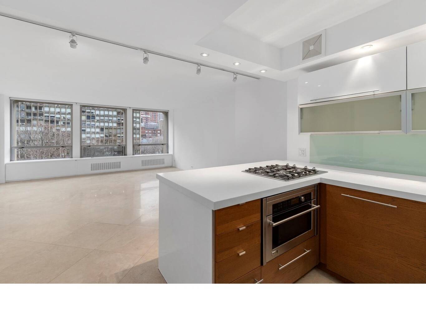 Apartment 6A is a fully gut renovated, south facing gem overlooking the building's private 3 acre park and garden offering abundant sunlight and a peaceful retreat from the city's energy.