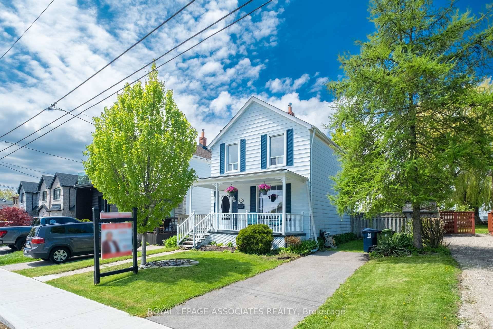 Welcome to 136 Aylesworth Avenue, a detached 3 bedroom, 2 bathroom home nestled in the heart of the coveted Birchcliffe Cliffside neighborhood.