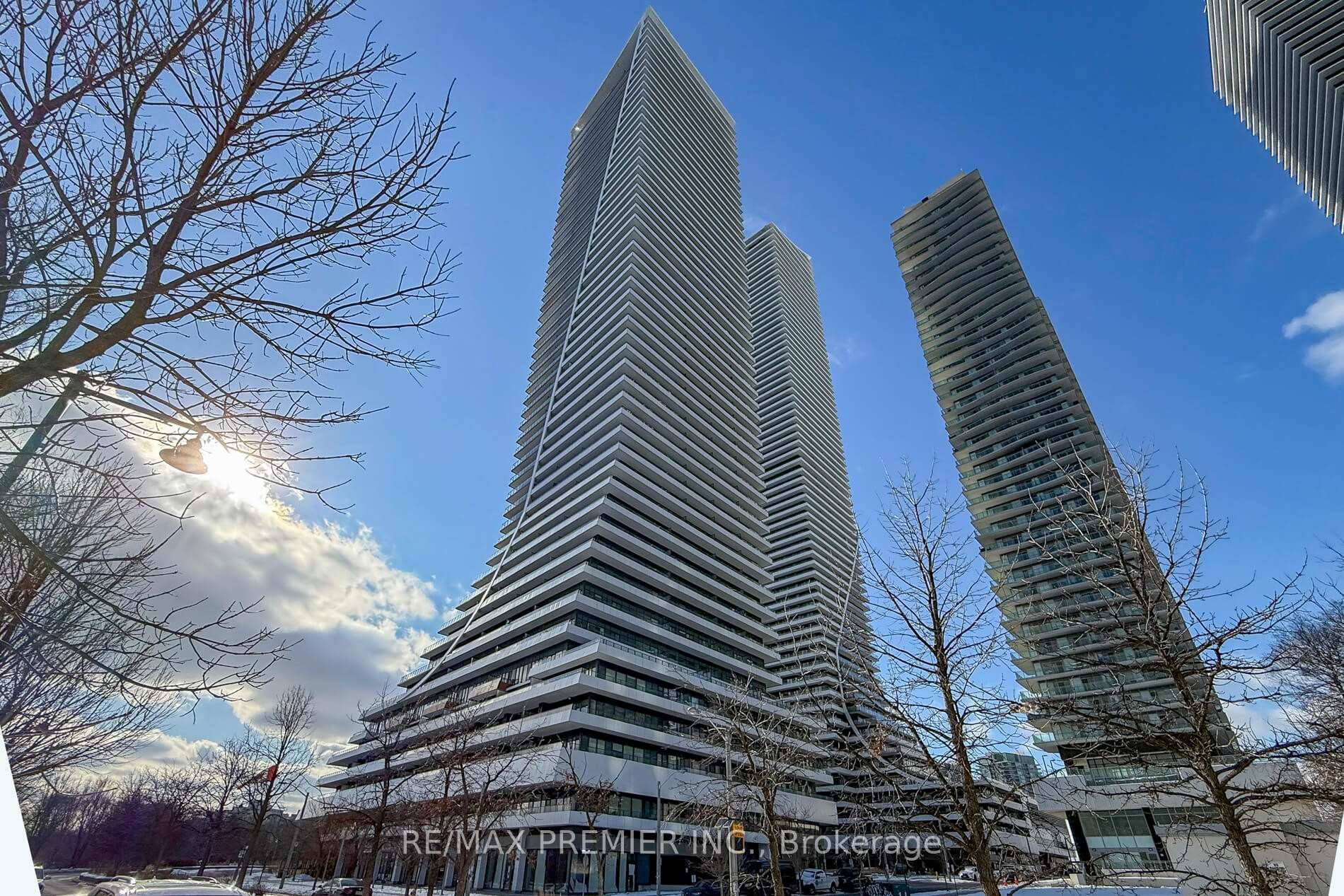 This extraordinary 1 bedroom plus den Lower Penthouse unit is a rare offering, designed for the most discerning tenants who appreciate unparalleled luxury and sophistication.