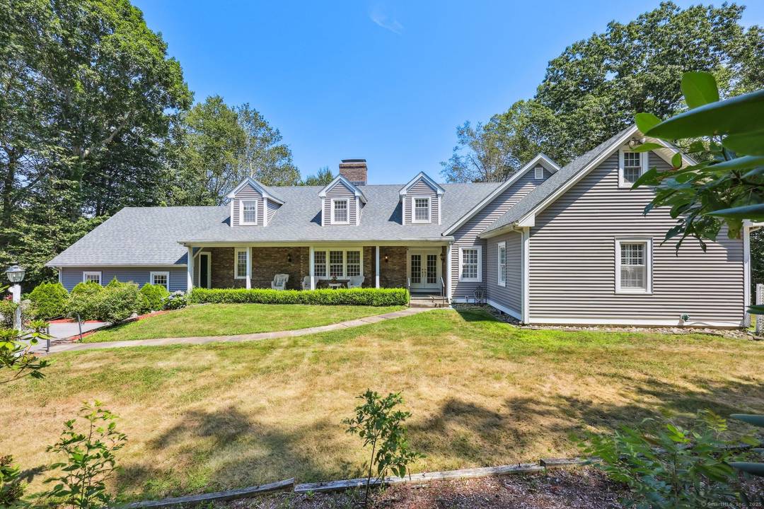 Custom Built Waterfront Home in Coveted Lake Louise Neighborhood Welcome to this stunning custom built home located in the highly desirable Lake Louise community, offering beautiful water views and 1 ...