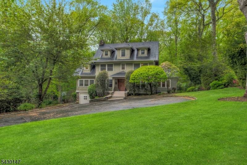 Beautifully updated 5 bedroom, 3.
