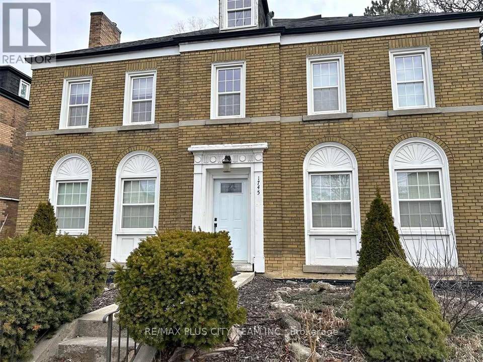 Charming and affordable one bedroom unit nestled in the heart of Forest Hill.
