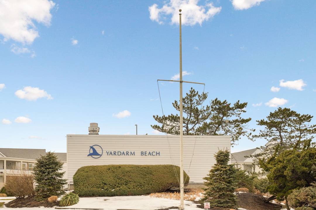 HAMPTONS OCEANFRONT LIFESTYLE