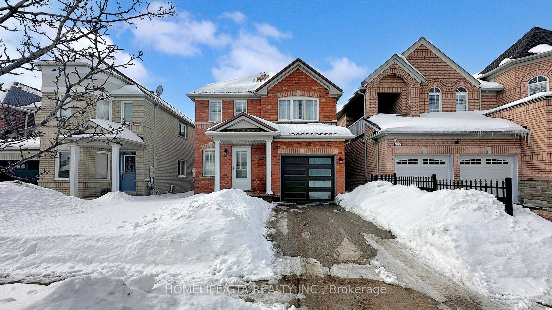 Beautiful Detached Home In Prime Location Staines And Steele.
