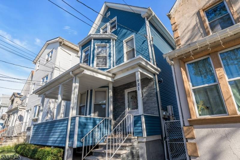 Anna St Elizabeth City New Jersey Two-Story