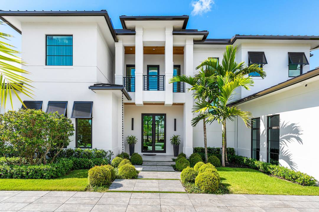 Lake Ida's Finest 2024 Waterfront PerfectionA rare south facing point lot on Lake Shore Drive meets masterful design by Carrie Lee and Gulfstream Builders.