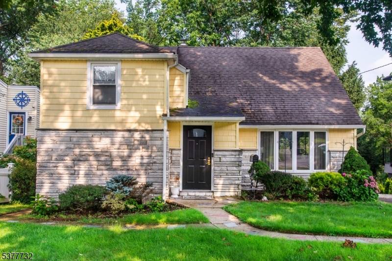 Welcome to desirable Nutley, NJ !