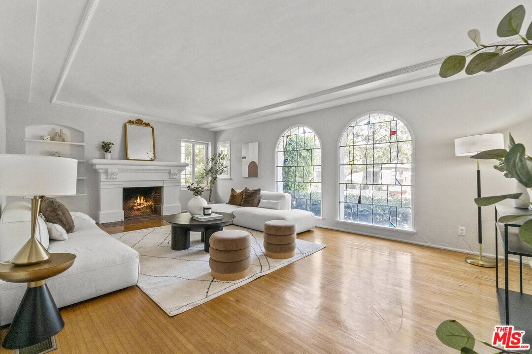 437  S Doheny Dr 6BR Beverly Grove La