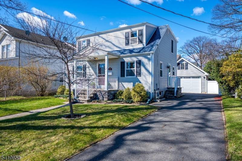 Welcome to 41 Lake Avenue in Metuchen, a beautifully maintained home you won't want to miss !