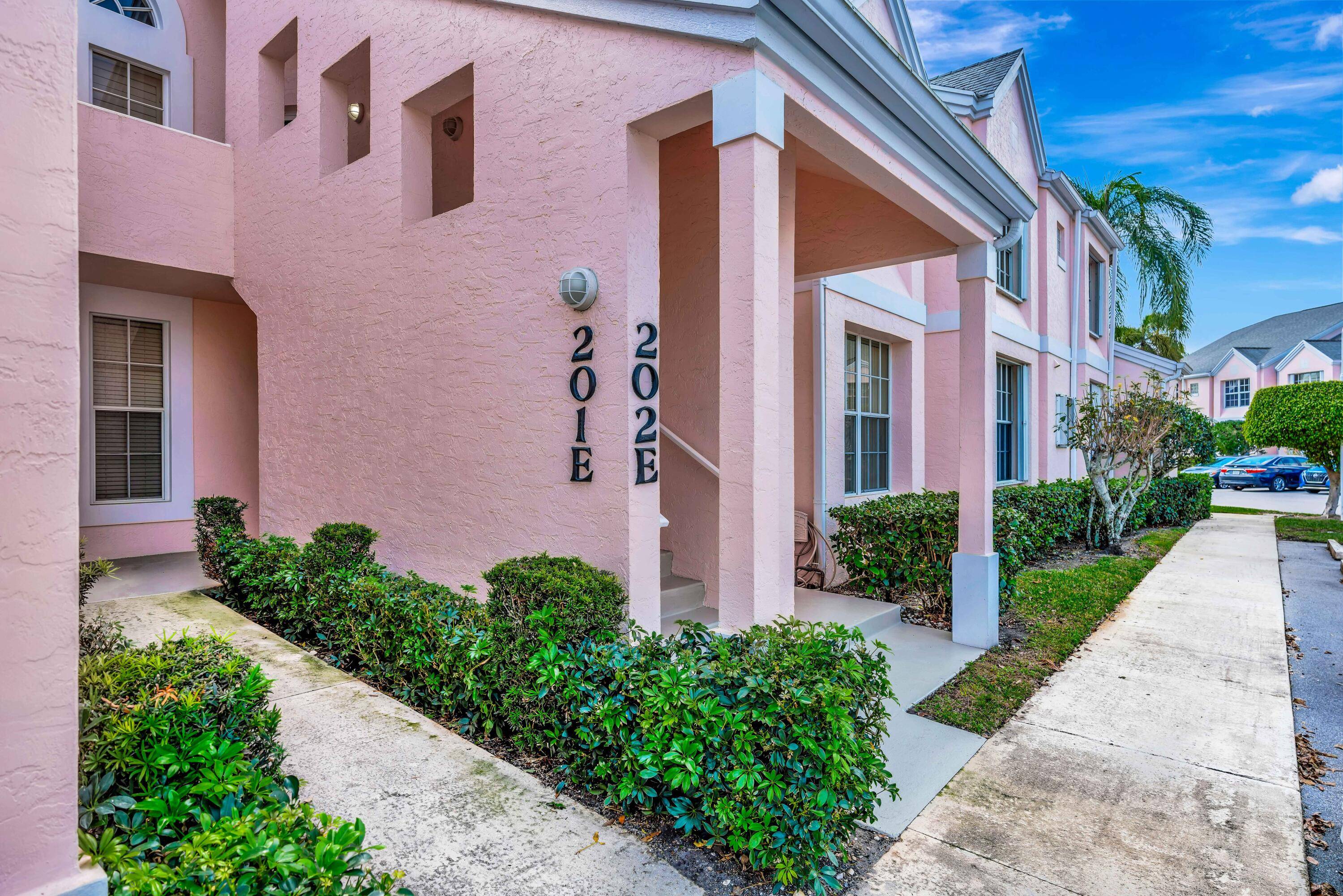 New roofs 2025. Reside in this hidden gem of Jupiter, the highly sought after Muirfield community.
