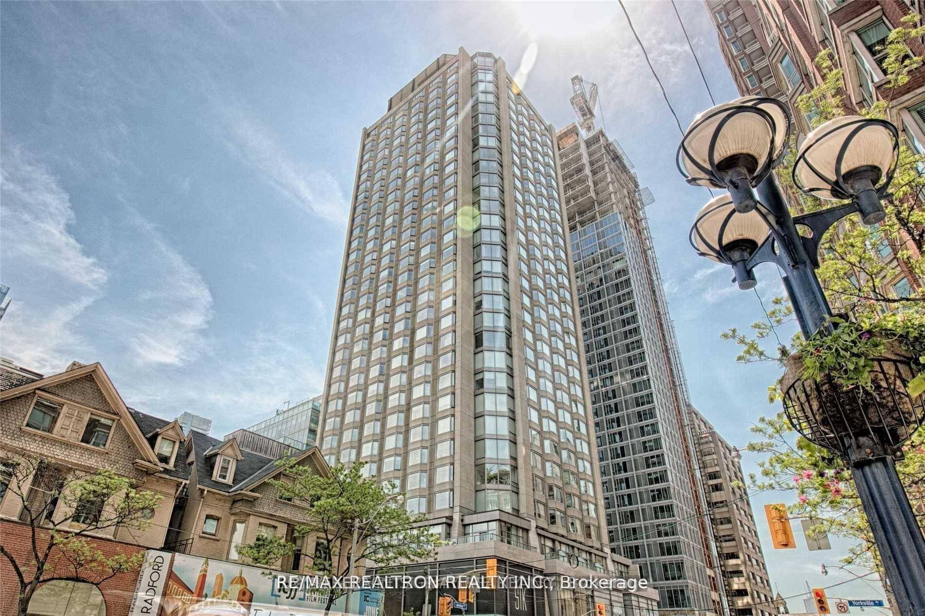 Gorgeous upscale modern design unit in Yorkville Plaza.