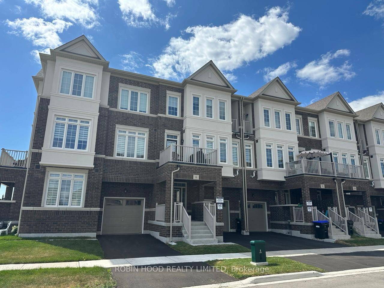 Welcome to this beautifully maintained, one year old freehold townhome located in one of Bradford's most sought after subdivisions.
