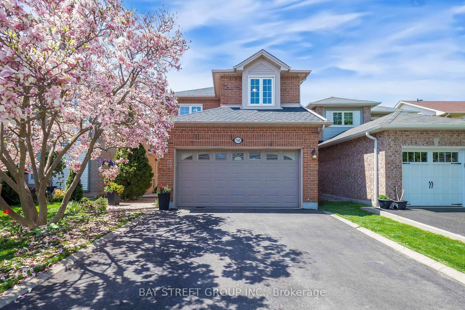 Stunning Home Nestled In The Heart Of Family Friendly Meadowvale.
