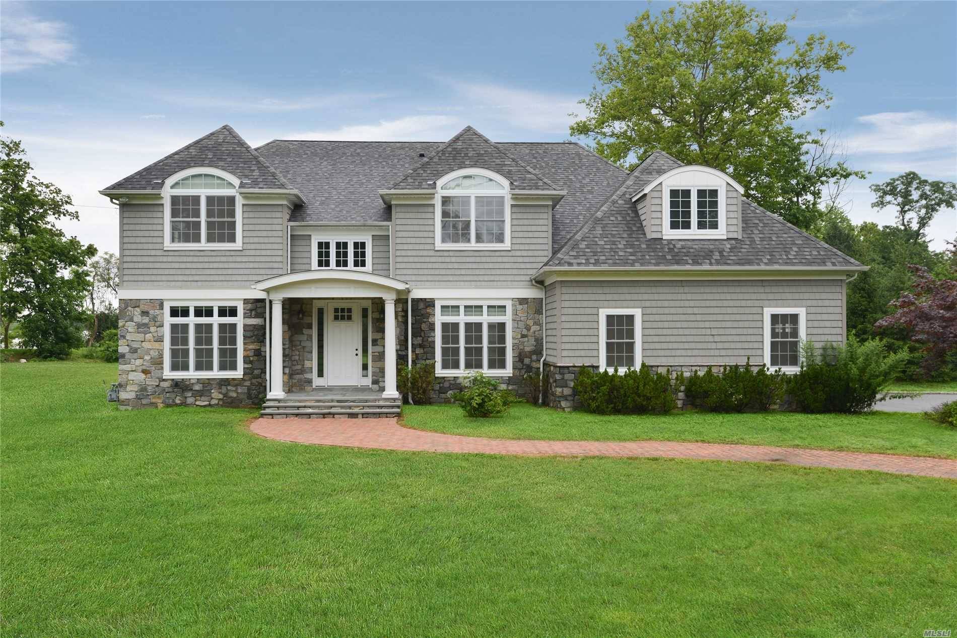 Magnificent Hampton Style.