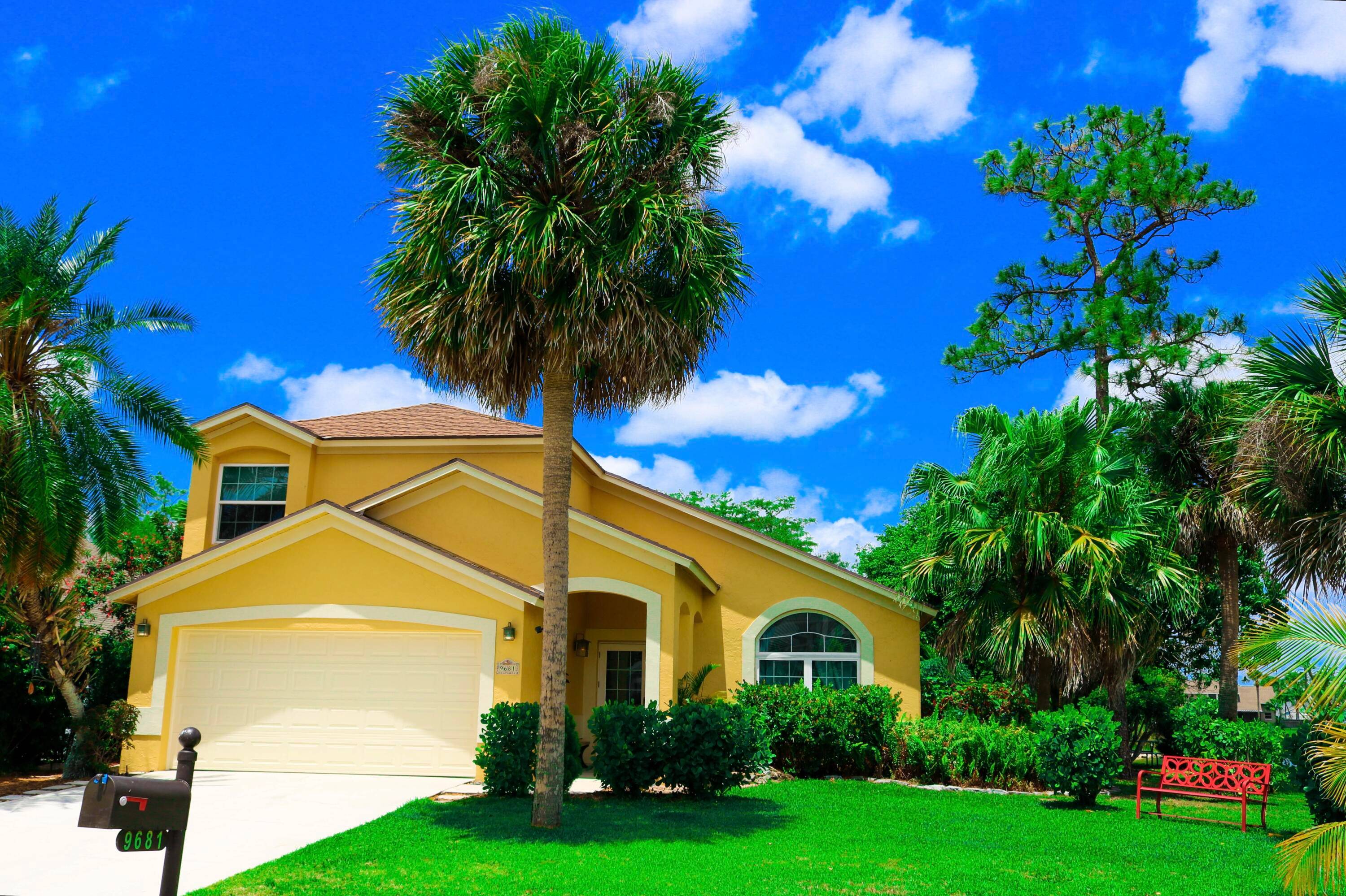 Welcome to the perfect lake front home !