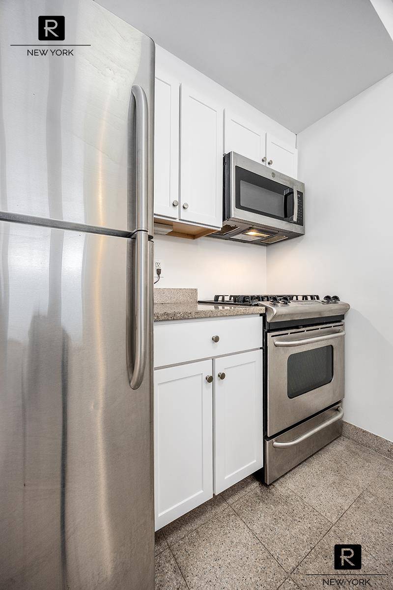 Price Improvement ! Welcome home to this rarely available 4th floor modern one bedroom Condominium in an up and coming neighborhood on the border of East Harlem and the Upper ...