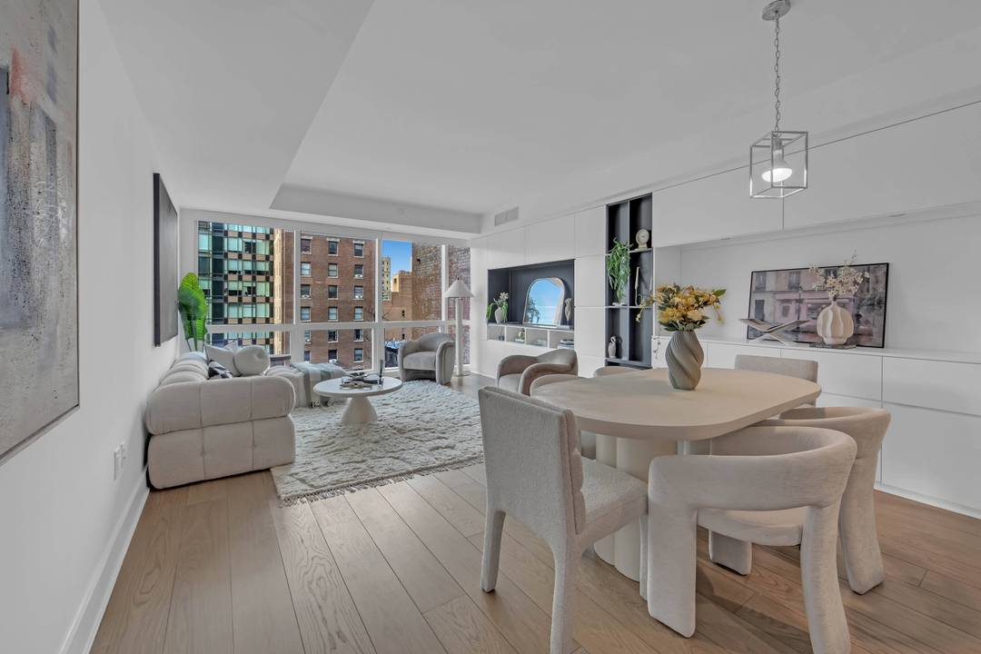 This luxury full floor 4 bedroom, 3 bathroom condominium is located at The Ariel East in the elegant Upper West Side.