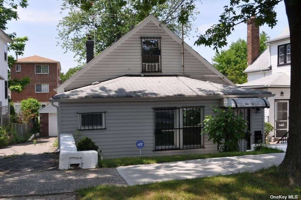 1 Family detached home on 40x100 lot with 3 bedrooms and 2 full bath.
