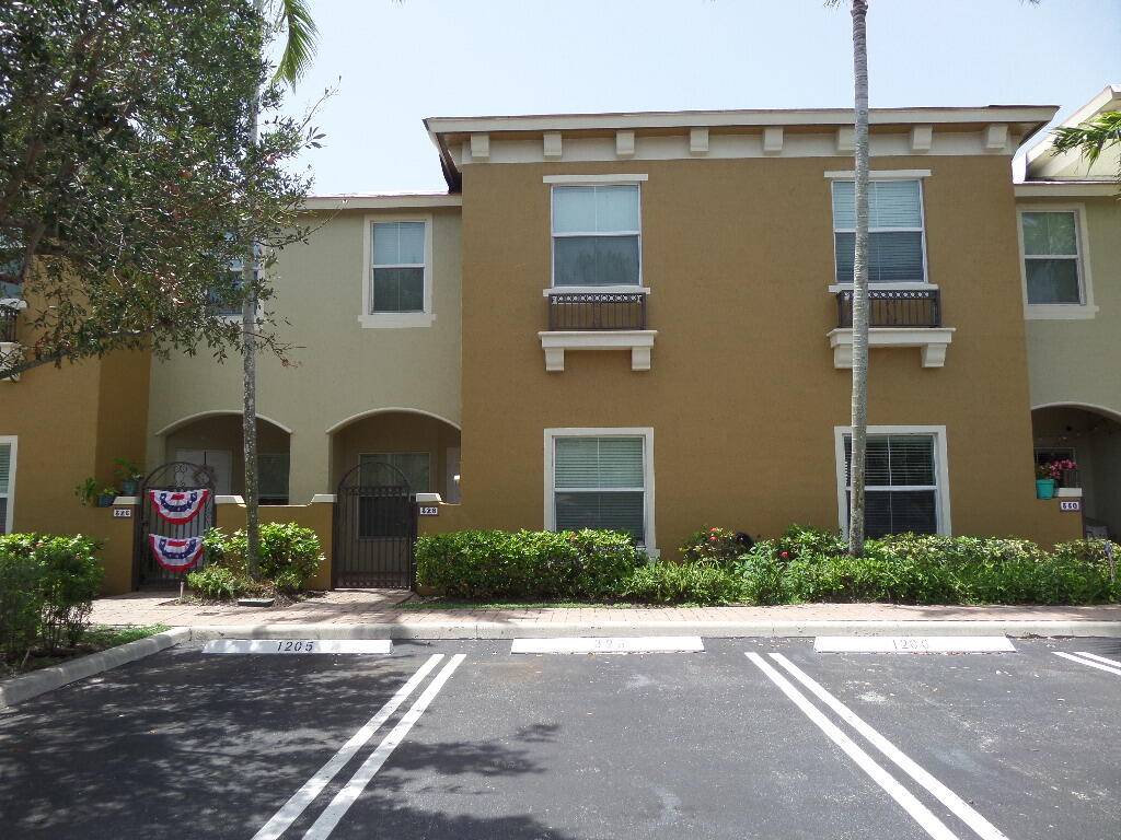 Convenient location, close to school, major highway and shopping.