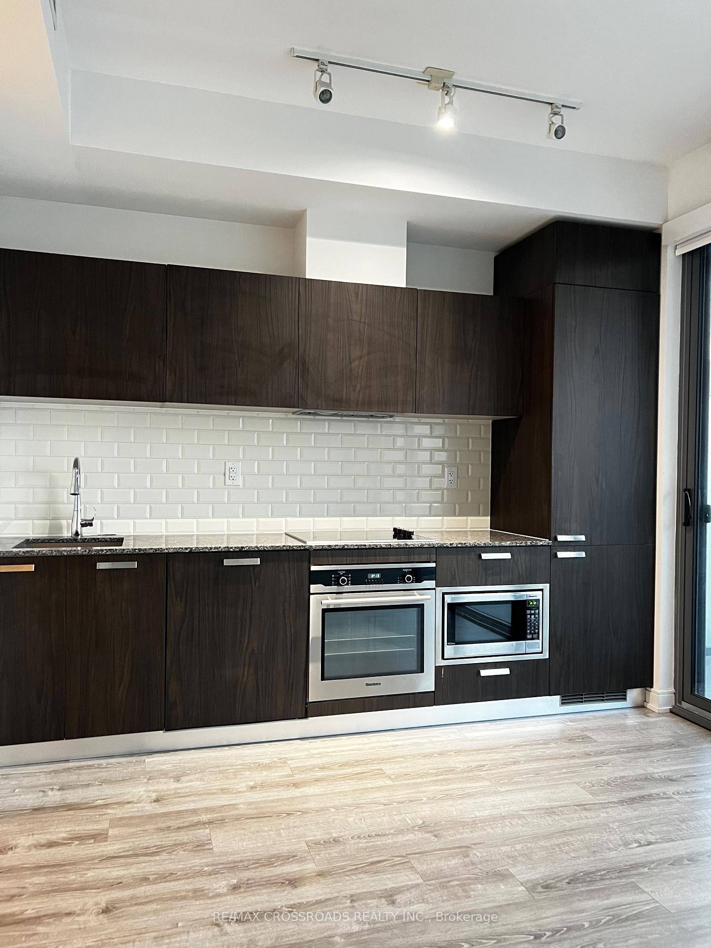 Yonge amp ; Bloor Prime Location Right Above 2 Subway Lines !
