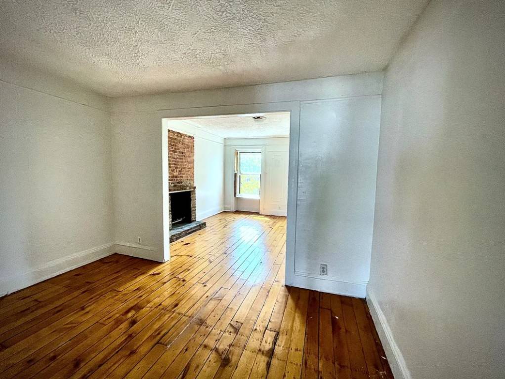 Looking for TRUE brownstone living on one of the most convenient blocks at the border of Carroll Gardens Cobble Hill ?