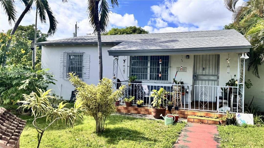 Great opportunity in the heart of Miami, 3 2 corner home, larger than tax roll, only a few blocks away from the new Miami freedom park scheduled to open in ...