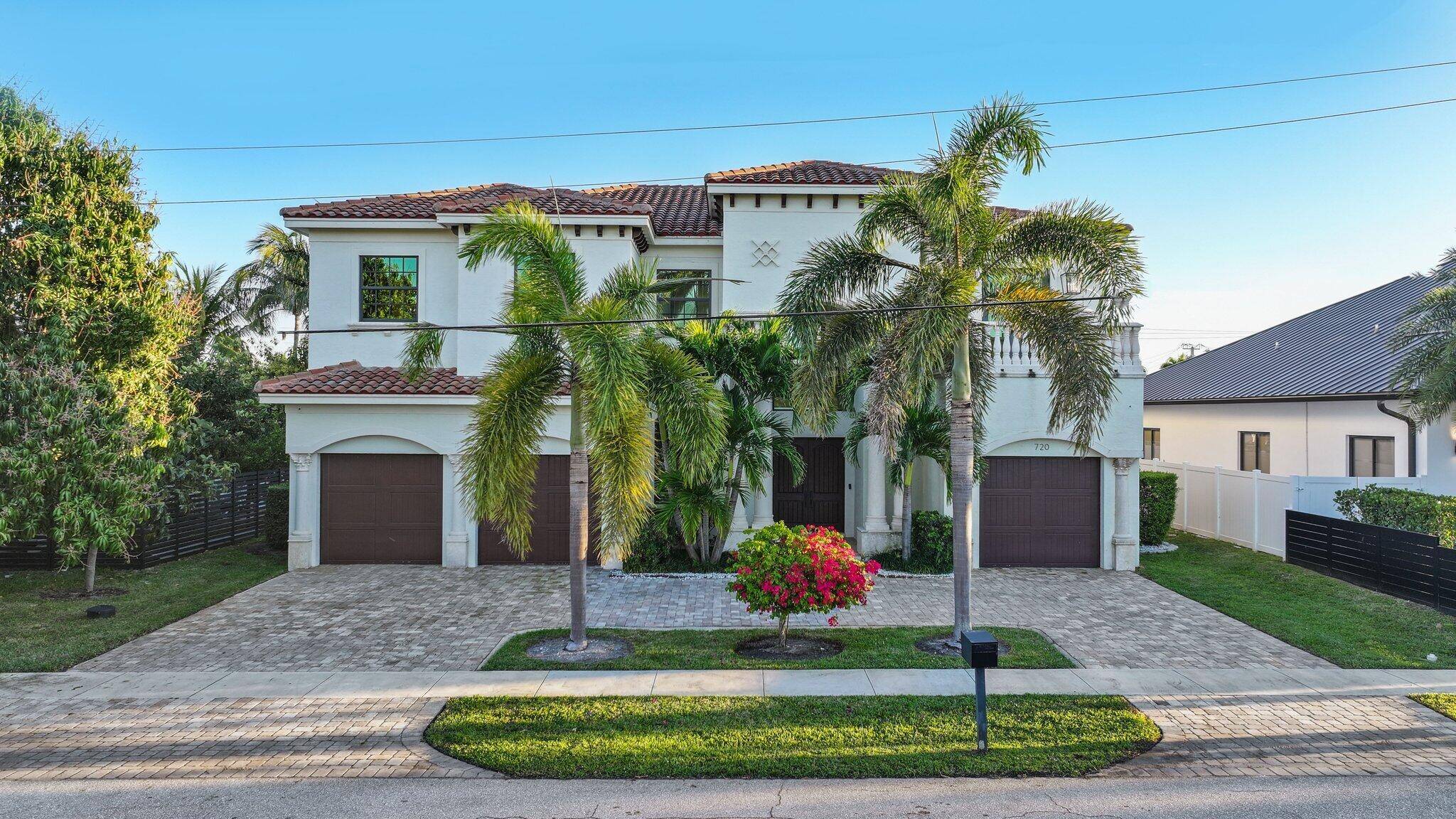 Live the ultimate boating lifestyle with 80 total feet of deepwater dockage, direct ocean access and no fixed bridges in Boca Harbour, one of Boca Raton's most prestigious waterfront communities.