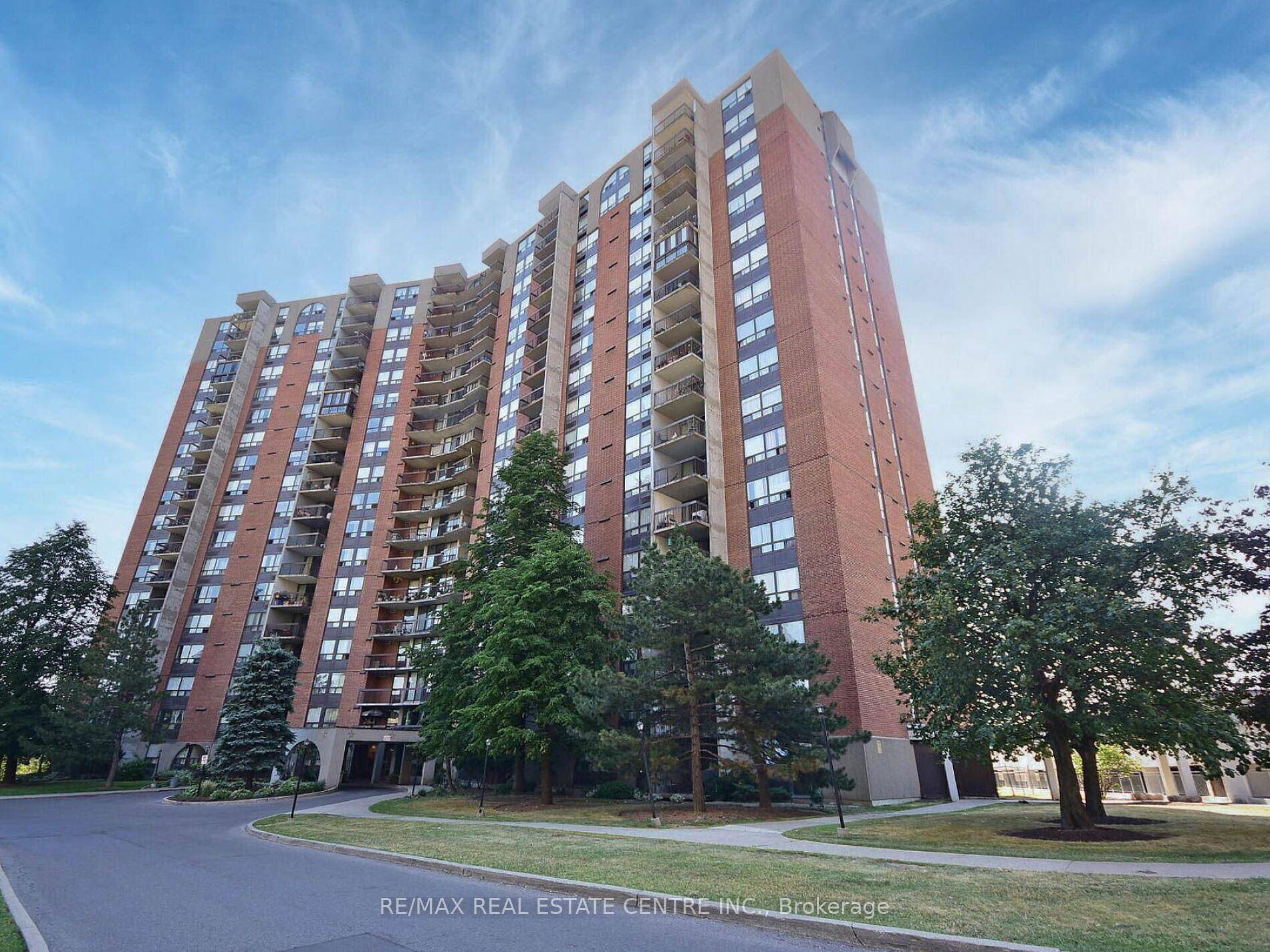 This spacious yet cozy, beautifully updated 2 bedroom, 2 bathroom condo is freshly painted, carpet free and move in ready !