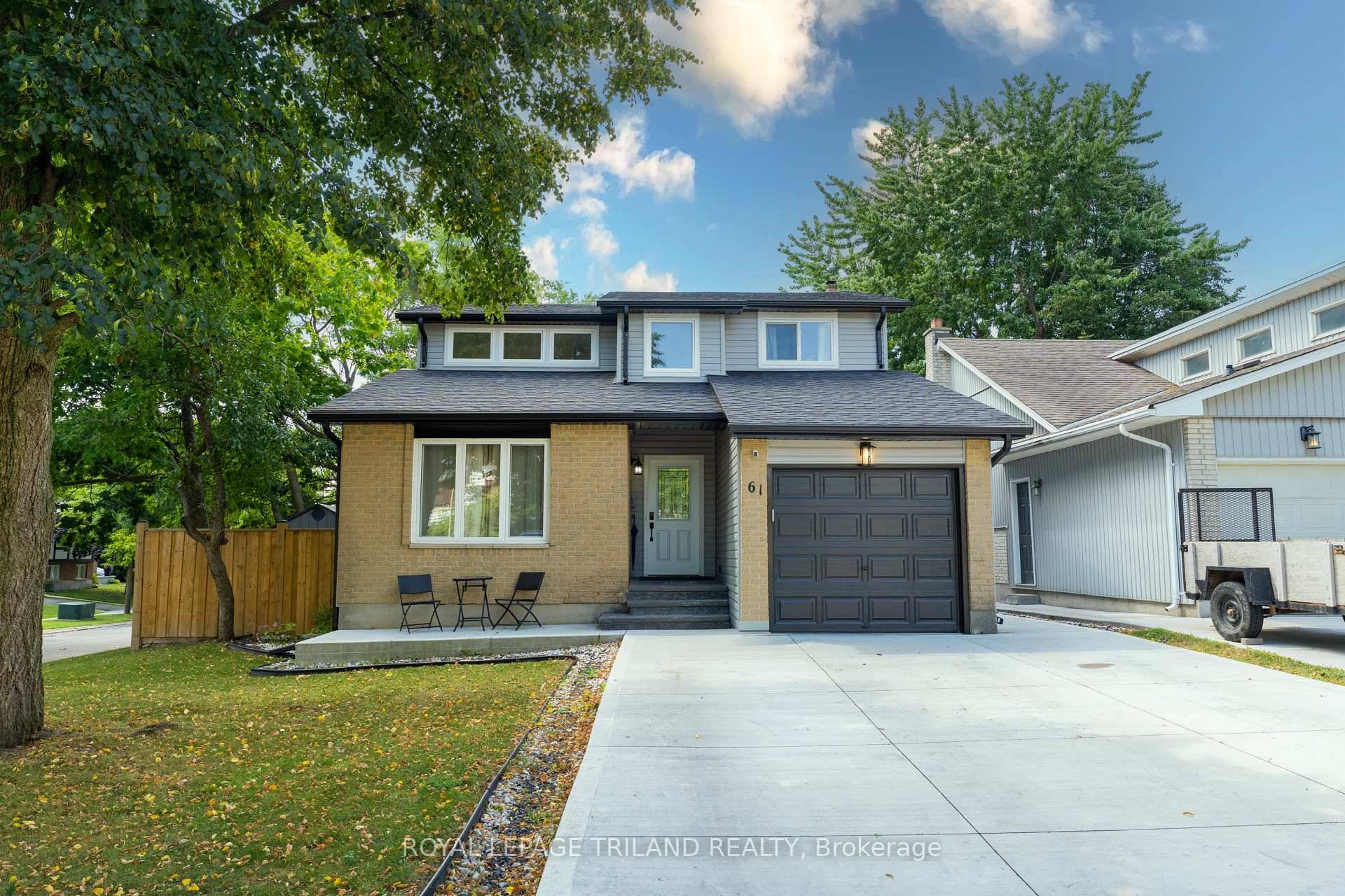 Welcome to this beautifully updated 2 storey family home in the heart of White Oaks, one of London's most convenient neighbourhoods.