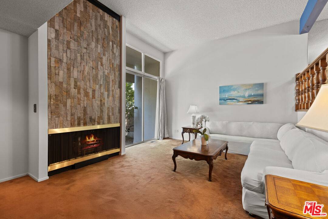 4731   La Villa Marina 2BR Marina Del Rey La