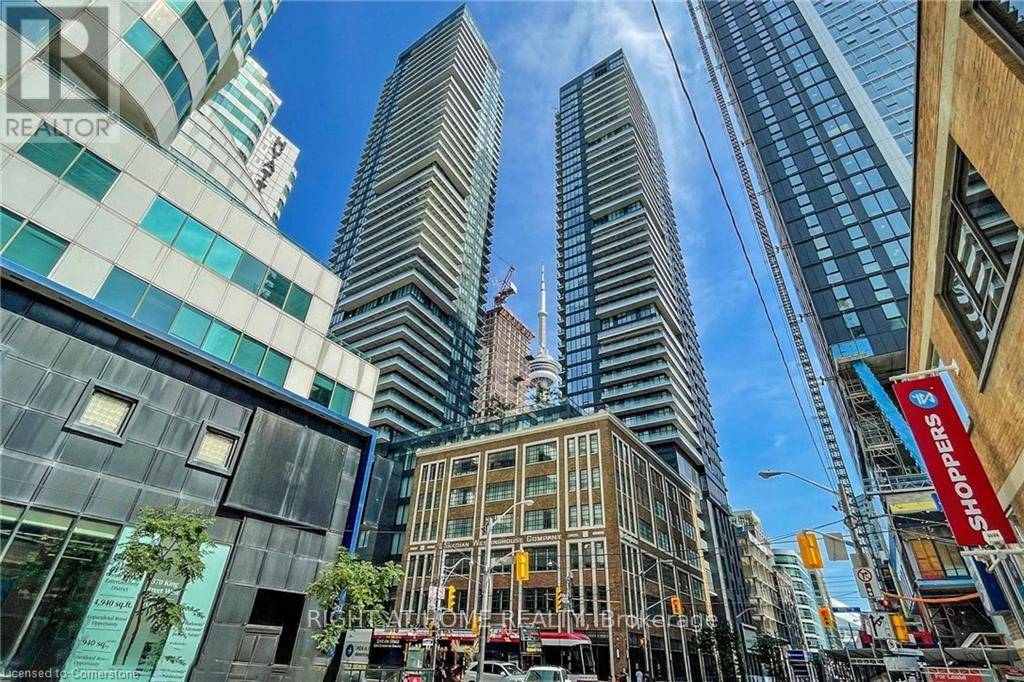 Beautiful 2 Bedroom Den W.