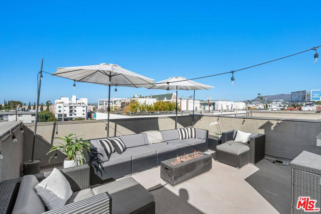 658  N Gramercy Pl Mid Wilshire LA