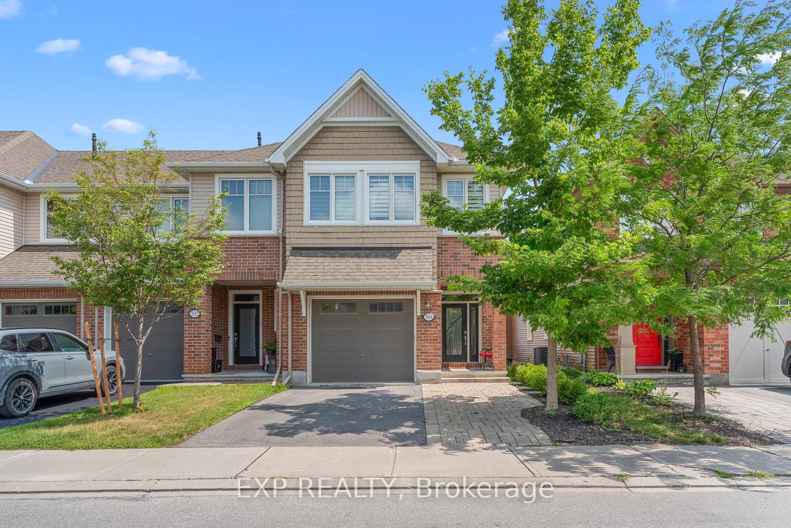 Welcome to 394 Warmstone Dr in beautiful Stittsville !